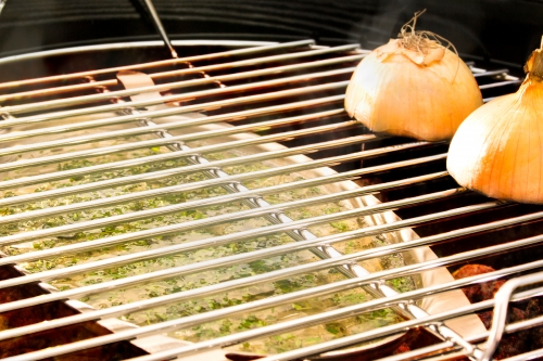 Grill-Aromaschale aus Edelstahl fr indirektes Grillen